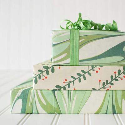 Marbled/Mistletoe • Double-sided Eco Wrapping Paper •Holiday